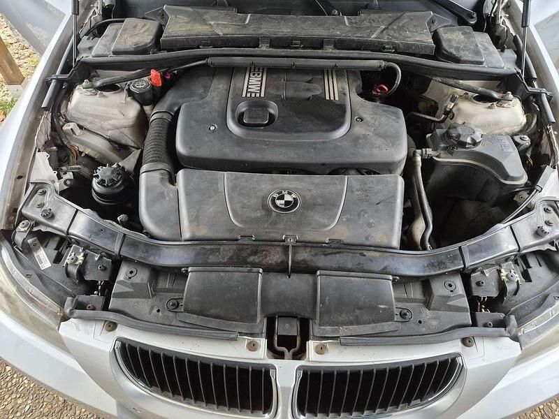 Gebraucht BMW 320 163 PS (119 kW) 2007 Titansilber metallic Kombi