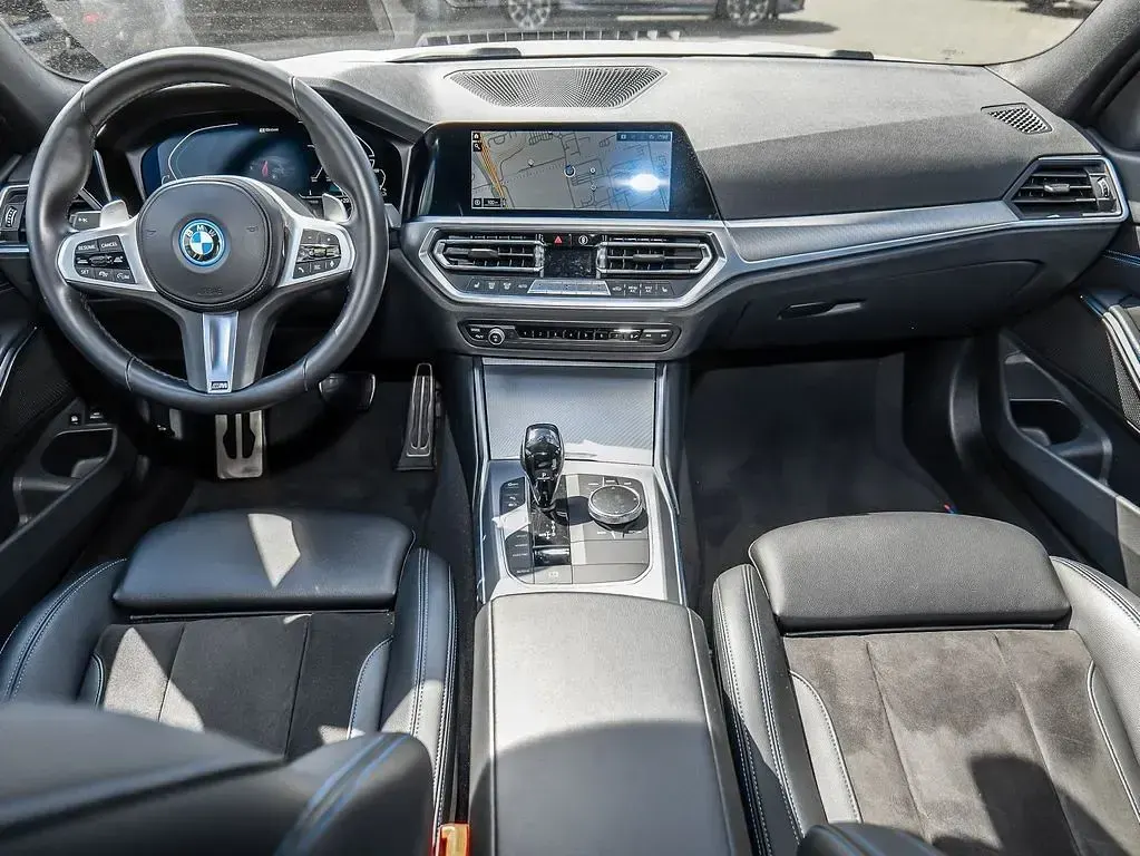 Gebraucht BMW 330 M Sport 184 PS (135 kW) 2022 Weiß Limousine