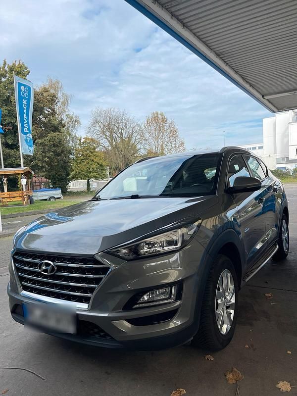 Grau Gebraucht 2020 Hyundai Tucson SUV | 18.000 € (Superpreis) - Bild 1/4