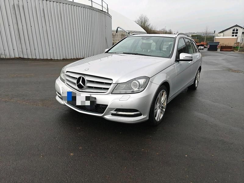Gebraucht Mercedes C250 204 PS (150 kW) 2012 Silber Kombi