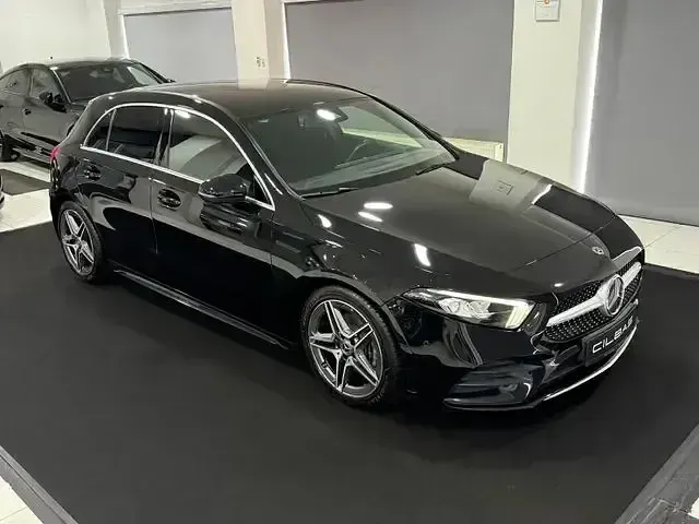 Gebraucht Mercedes A200 AMG line 163 PS (119 kW) 2018 Schwarz Limousine
