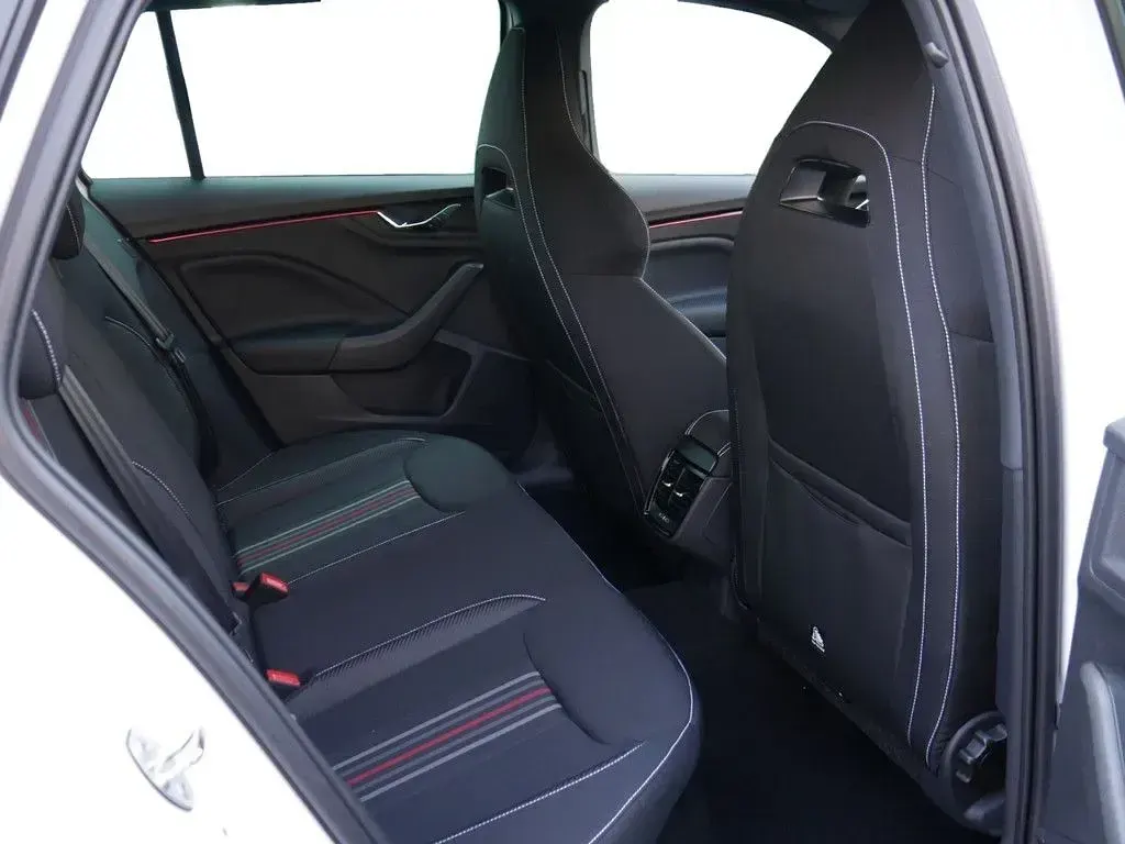 Neu Skoda Kamiq Monte Carlo 150 PS (110 kW) 2026 Weiß SUV