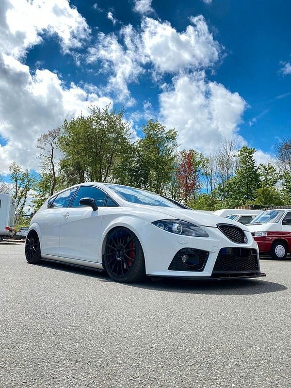Usata Seat Leon CUPRA 349 CV (256 kW) 2009 Bianco Utilitaria