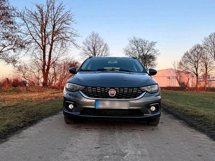 Gebraucht Fiat Tipo Lounge 120 PS (88 kW) 2016 Grau Kombi