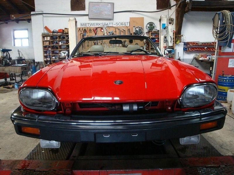 Rot Gebraucht 1989 Jaguar XJS Cabrio | 8.900 € - Bild 1/4