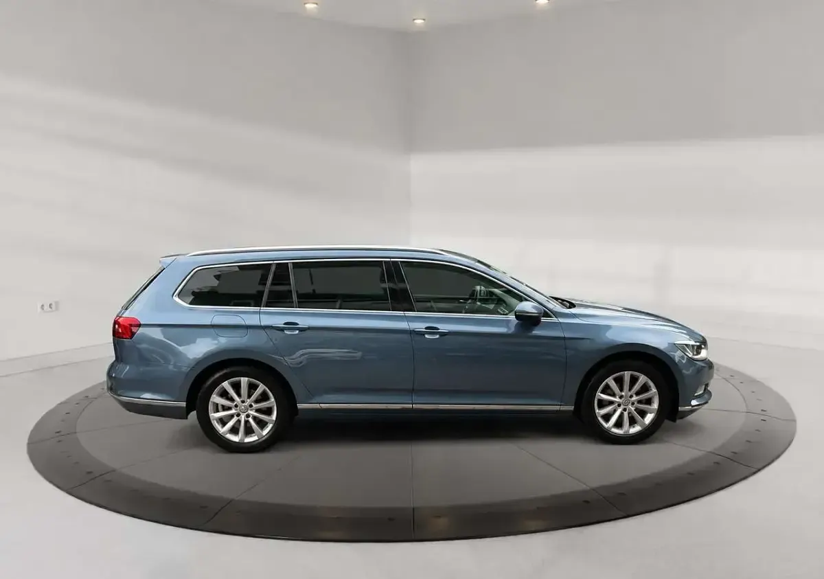 Gebraucht VW Passat Highline 150 PS (110 kW) 2015 Blau Kombi