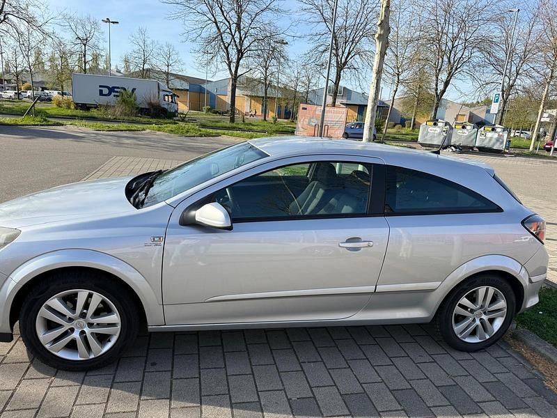 Gebraucht Opel Astra GTC 90 PS (66 kW) 2007 Coupé