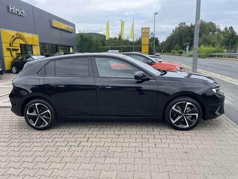 Gebraucht Opel Astra 131 PS (96 kW) 2025 Schwarz (karbon schwarz) Limousine
