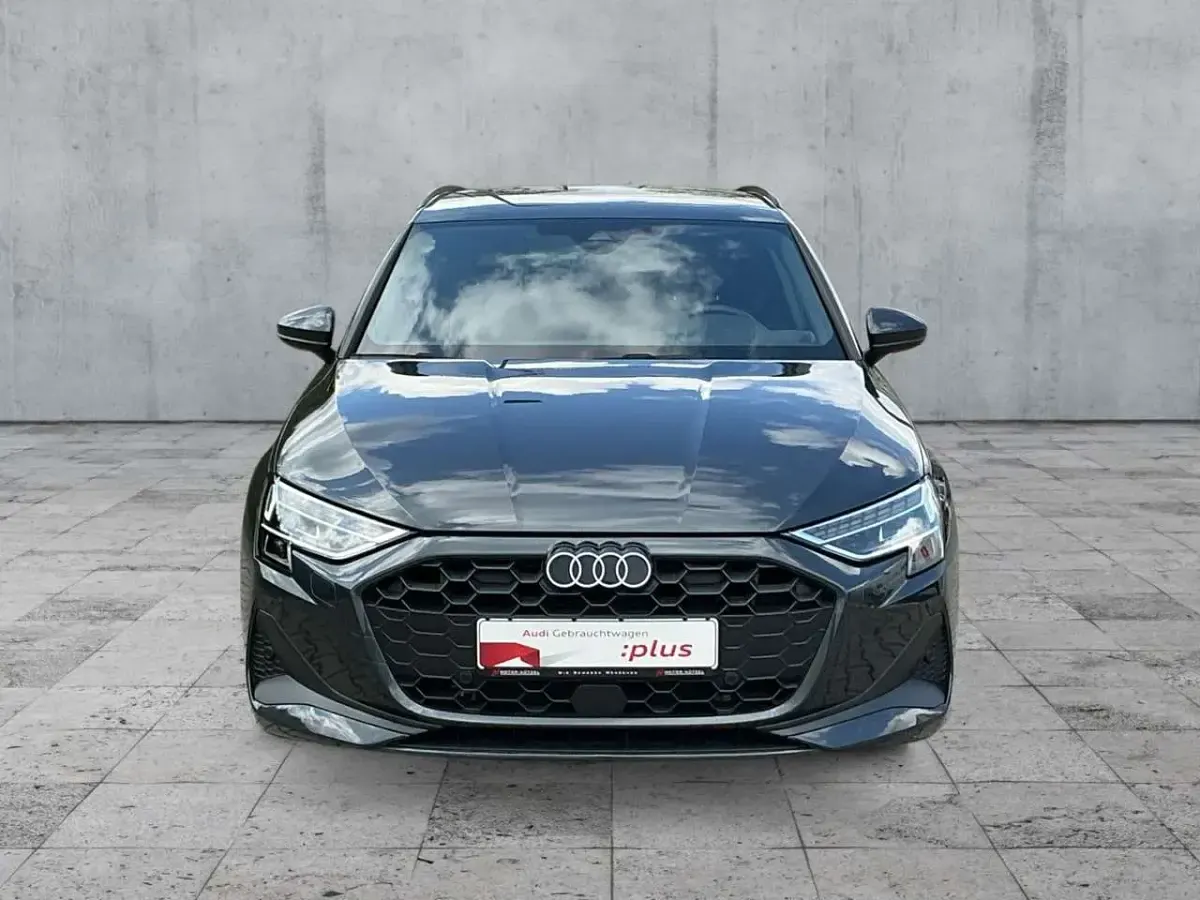 Gebraucht Audi A3 Performance 204 PS (150 kW) 2025 Manhattangrau metallic Limousine