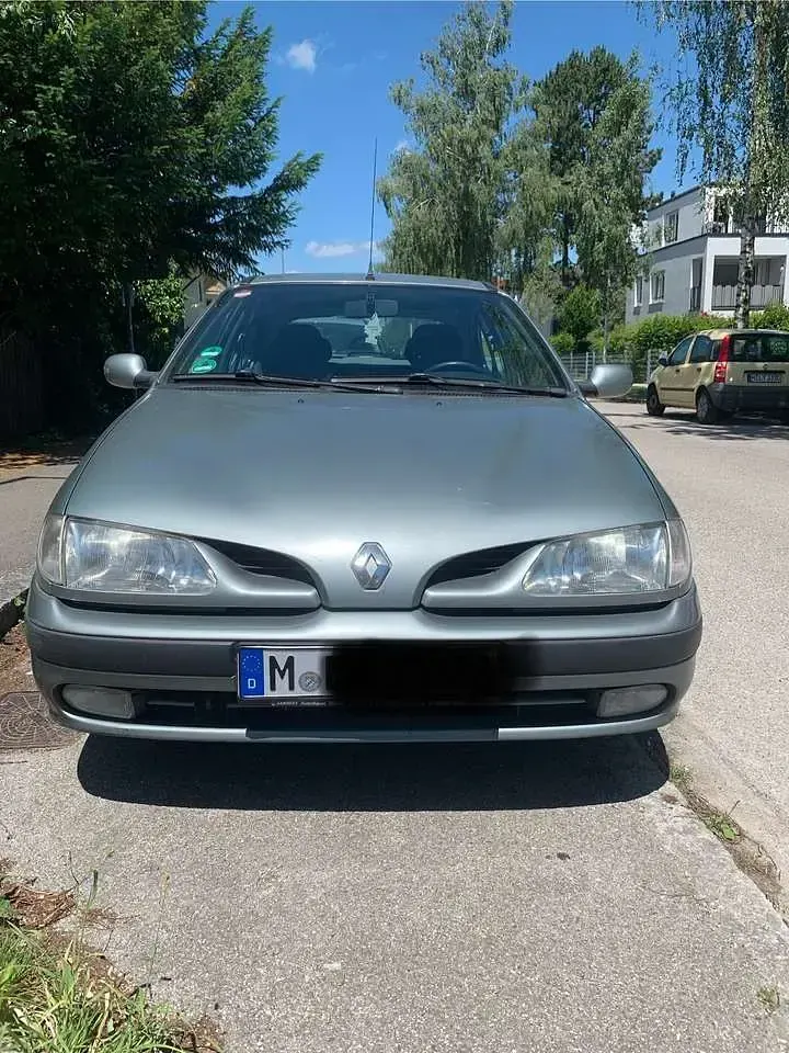 Gebraucht Renault Mégane 75 PS (55 kW) 1998 Limousine