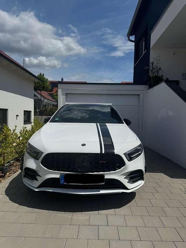 Weiß Gebraucht 2020 Mercedes A250 AMG Limousine | 27.000 € (Teuer) - Bild 1/4
