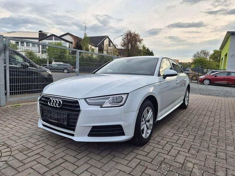 Second-hand Audi A4 Basis 150 CP (110 kW) 2016 Alb Berlinǎ