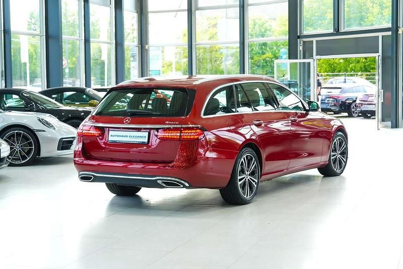 Gebraucht Mercedes E450 367 PS (269 kW) 2021 Hyazinthrot  metalliclack Kombi