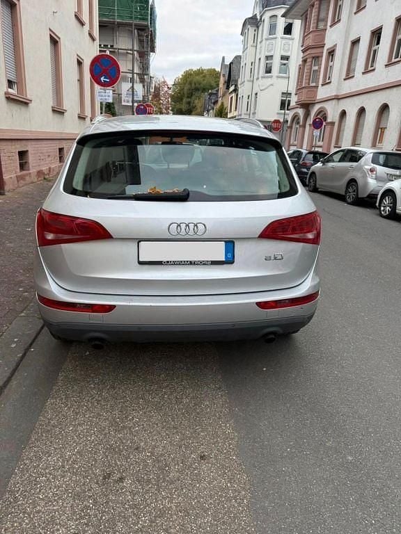 Grau Gebraucht 2009 Audi Q5 SUV | 11.990 € - Bild 1/4