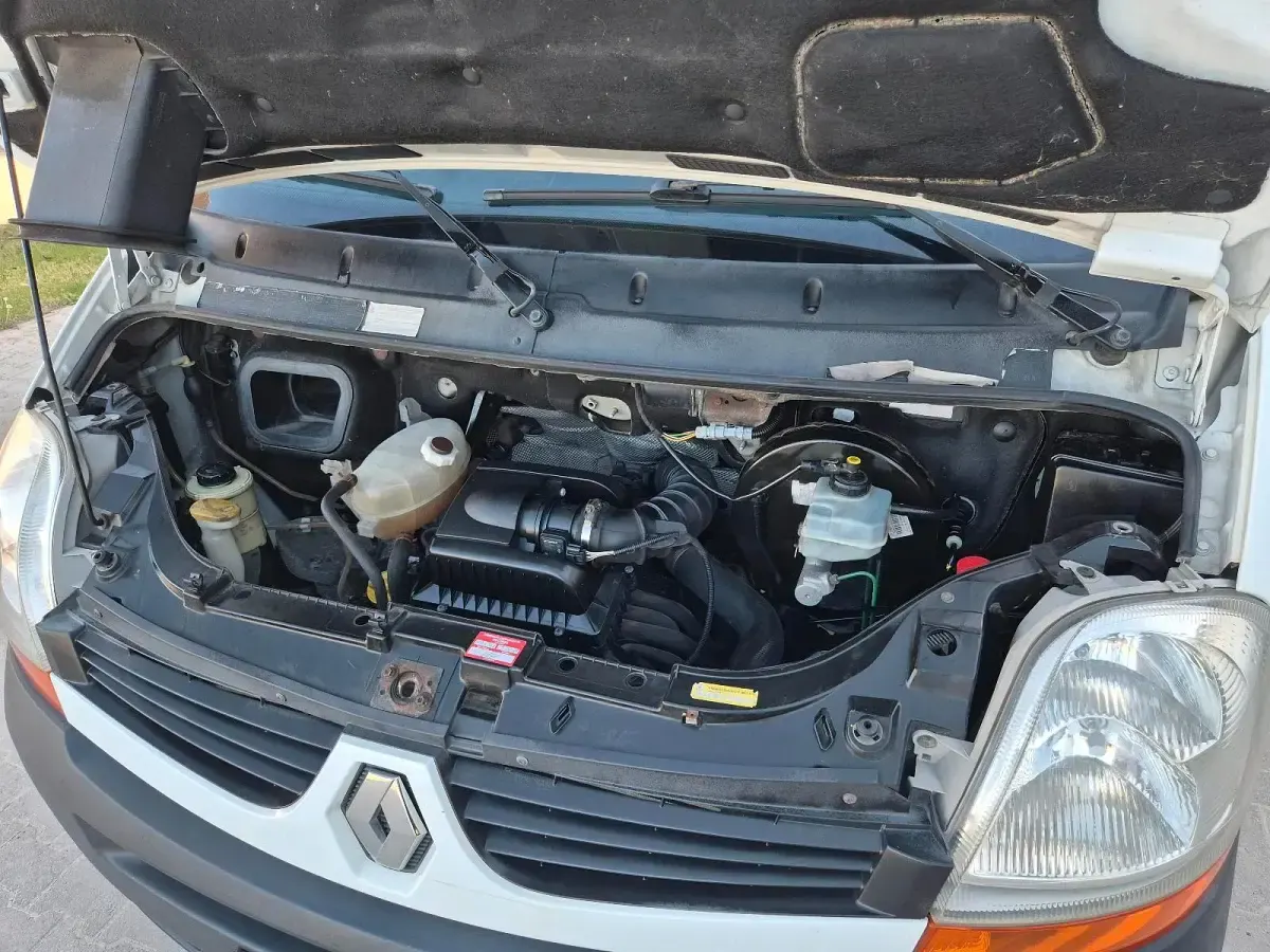 Second-hand Renault Master 88 CP (64 kW) 2010 Alb Berlinǎ