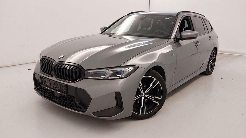 Grau Gebraucht 2024 BMW 318 M Sport Limousine | 31.890 € (Fairer Preis) - Bild 1/4