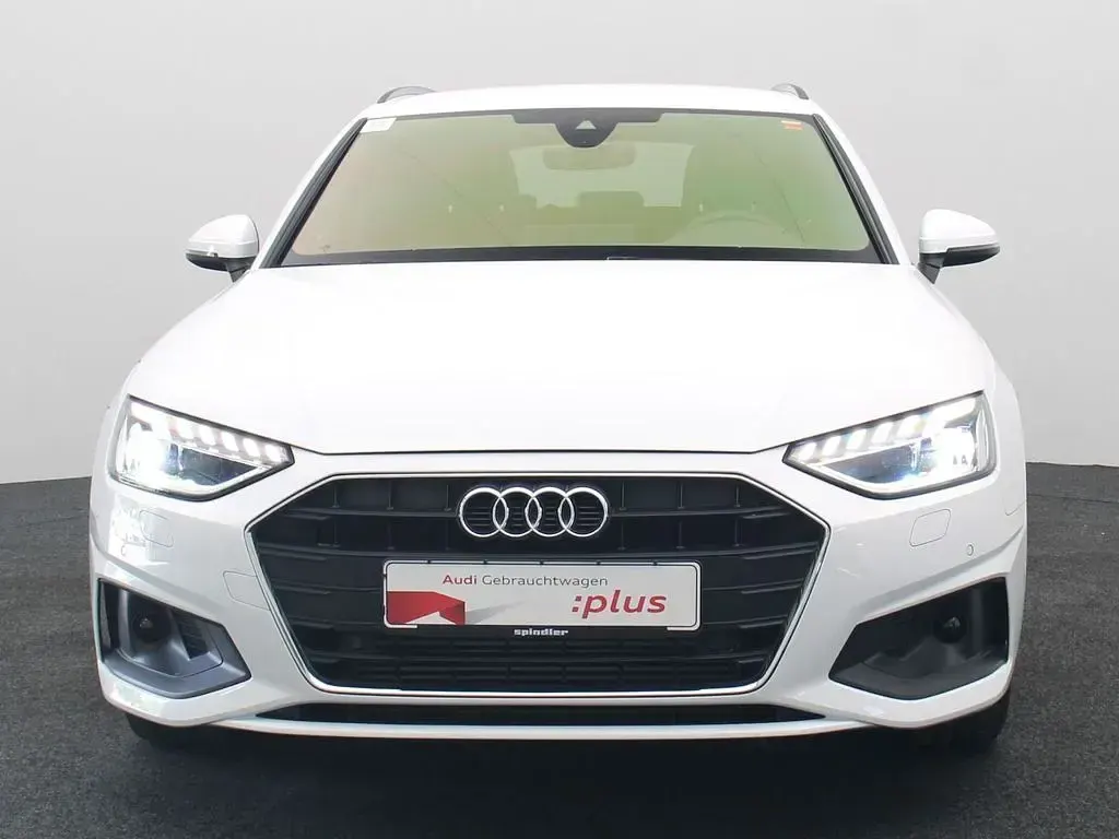 Gebraucht Audi A4 Basis 150 PS (110 kW) 2024 Arkonaweiß Kombi
