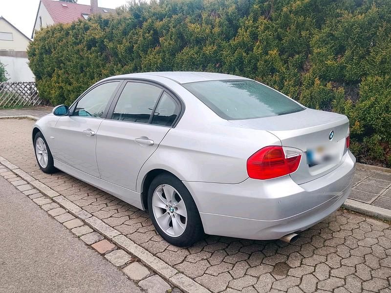 Gebraucht BMW 318 129 PS (94 kW) 2006 Silber Limousine