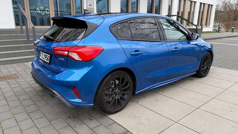 Gebraucht Ford Focus ST-Line 120 PS (88 kW) 2018 Blau Limousine