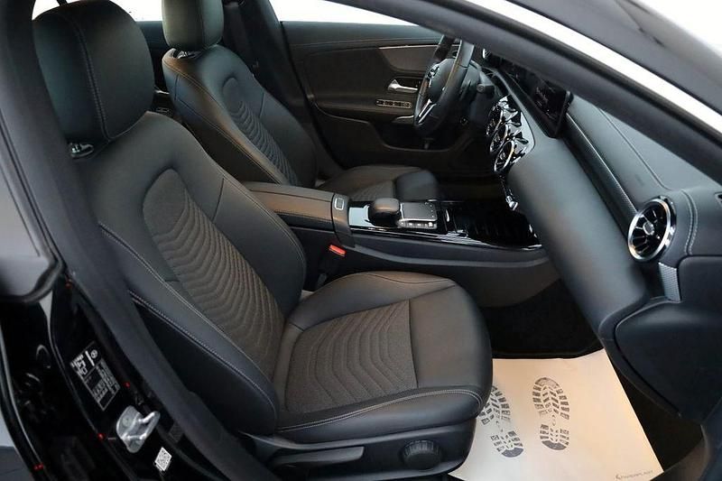 Gebraucht Mercedes CLA250e Shooting Brake Progressive 218 PS (160 kW) 2023 Kosmosschwarz  metalliclack (metallic) Kombi