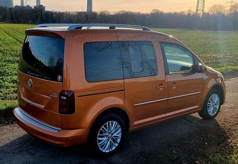 Gebraucht VW Caddy Highline 110 PS (80 kW) 2016 Orange Van / Kleinbus