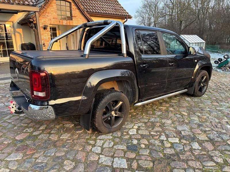 Second-hand VW Amarok 305 CP (224 kW) 2016 Negru Pickup