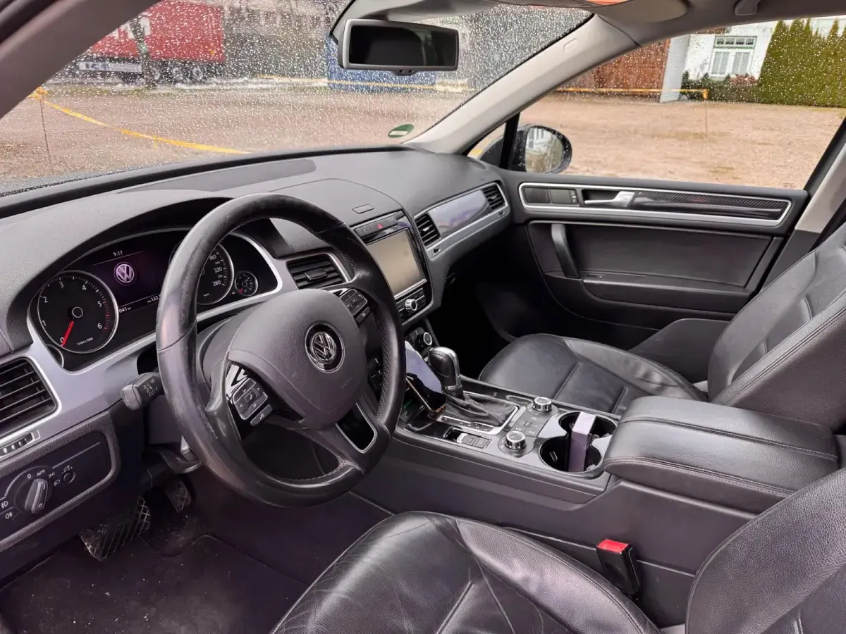 Gebraucht VW Touareg 245 PS (180 kW) 2011 Schwarz SUV