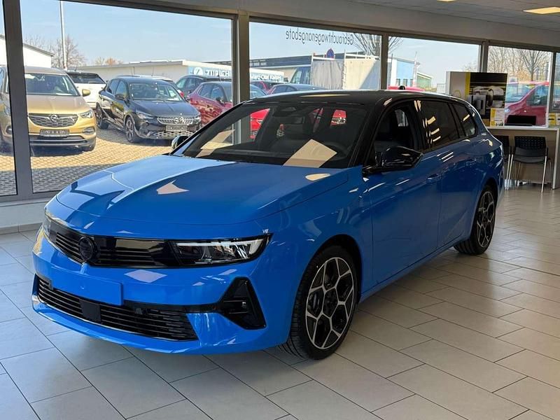 Neu Opel Astra 131 PS (96 kW) 2025 Athletik blau (metallic) Kombi