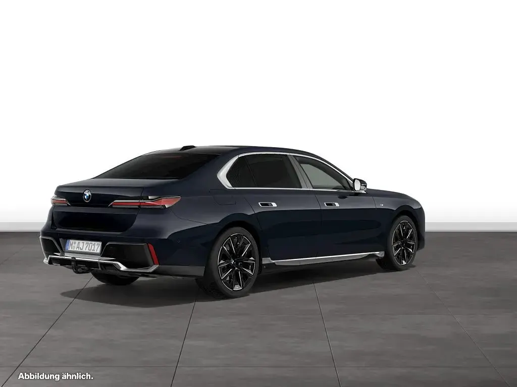 Gebraucht BMW 740 299 PS (219 kW) 2024 Carbonschwarz metallic Limousine
