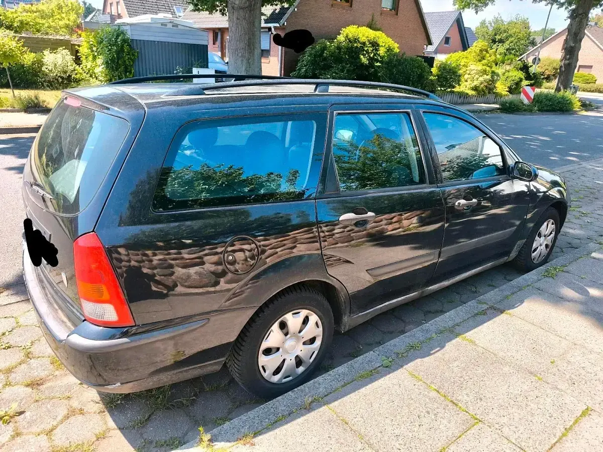 Gebraucht Ford Focus 101 PS (74 kW) 2002 Schwarz Kombi