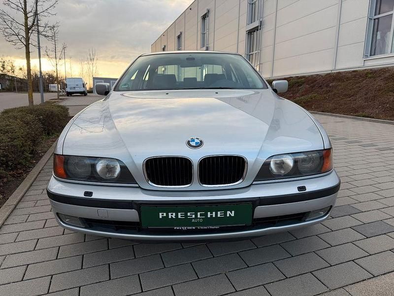 Second-hand BMW 523 170 CP (125 kW) 2000 Argintiu Berlinǎ