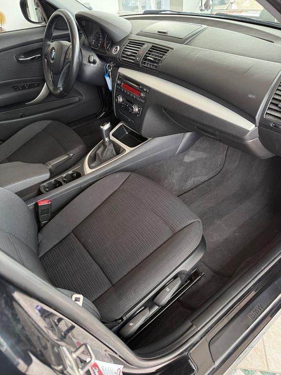 Gebraucht BMW 118 Advantage 143 PS (105 kW) 2010 Schwarz Kleinwagen