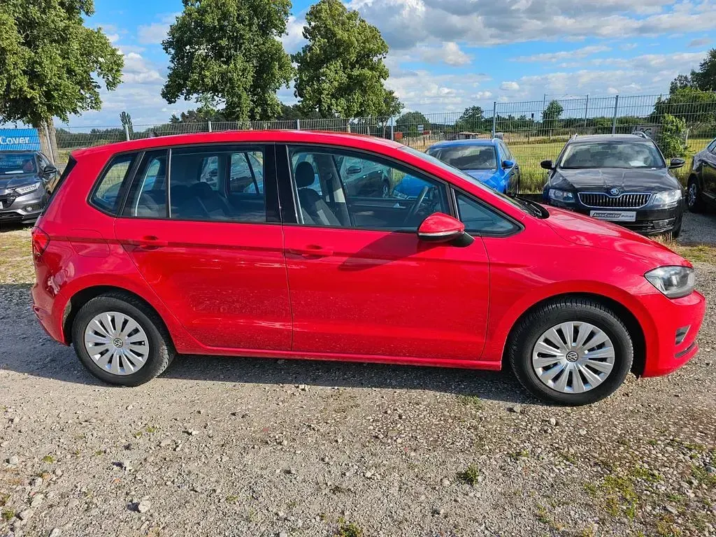 Gebraucht VW Golf Sportsvan Trendline 86 PS (63 kW) 2016 Rot Van / Kleinbus