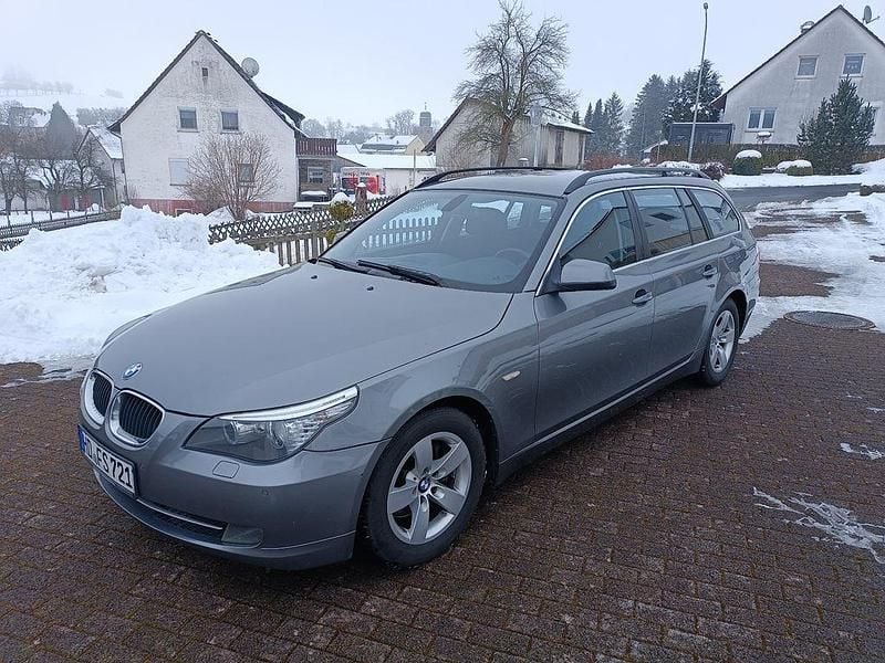 Gebraucht BMW 520 177 PS (130 kW) 2010 Grau Kombi