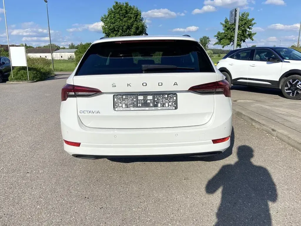 Gebraucht Skoda Octavia 150 PS (110 kW) 2023 Candy weiß Kombi