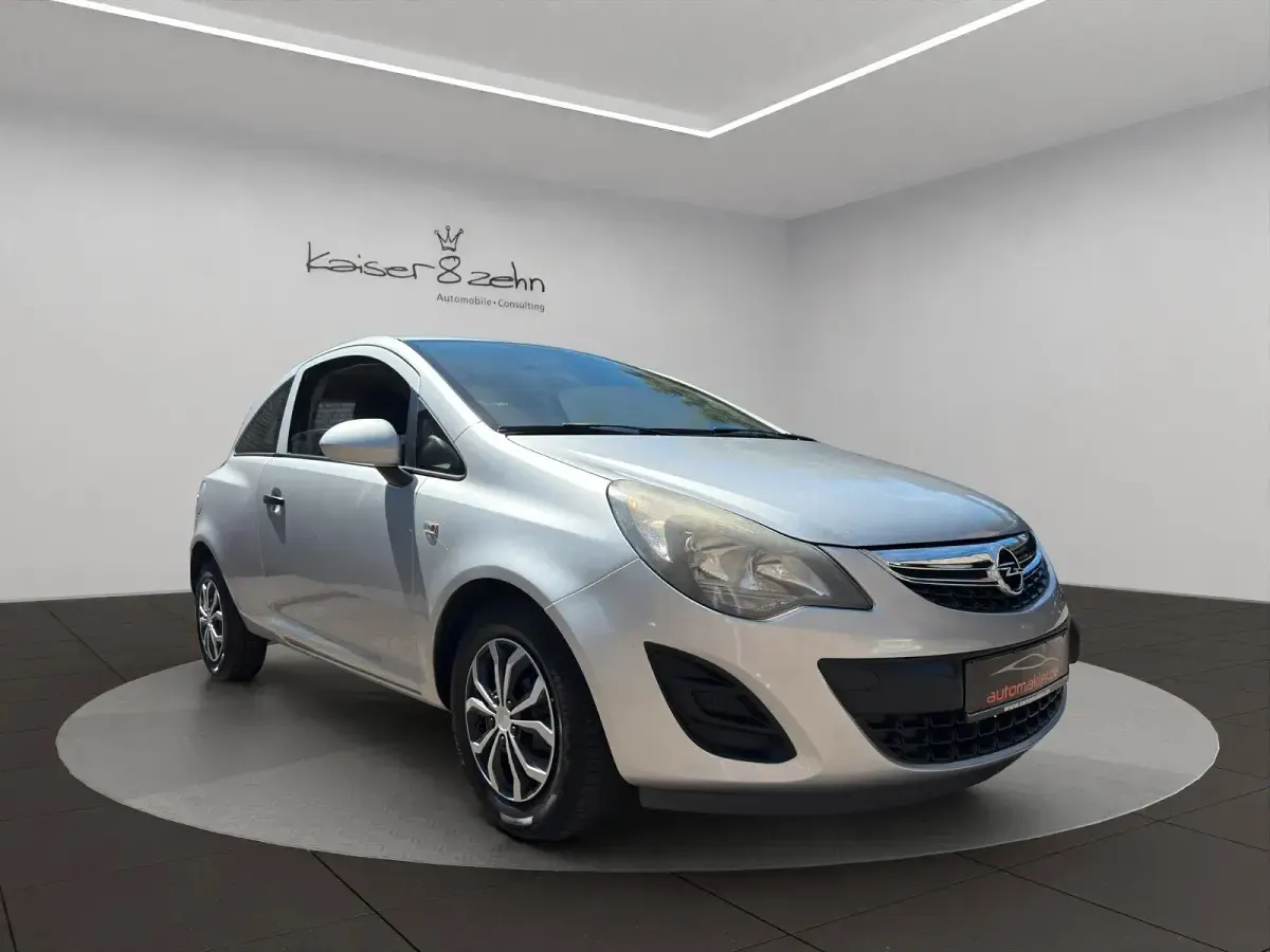 Gebraucht Opel Corsa Selection 70 PS (51 kW) 2012 Silber Kleinwagen