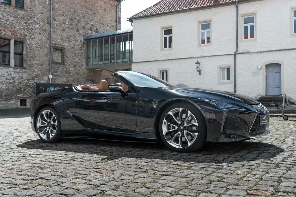 Gebraucht Lexus LC 500 464 PS (341 kW) 2022 Schwarz Cabrio