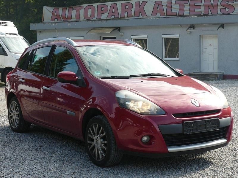 Rot Gebraucht 2012 Renault Clio GrandTour Dynamique Kombi | 1.990 € - Bild 1/4