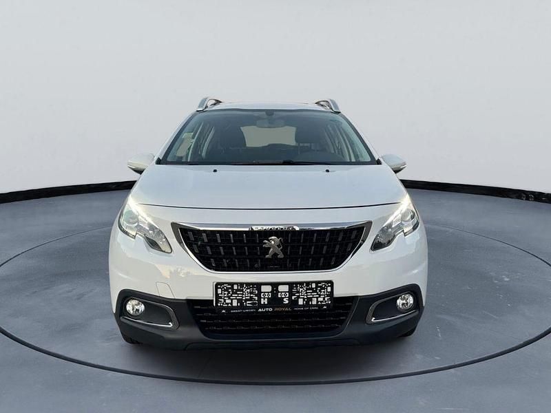 Weiß Gebraucht 2018 Peugeot 2008 Style SUV | 10.300 € (Guter Preis) - Bild 1/4