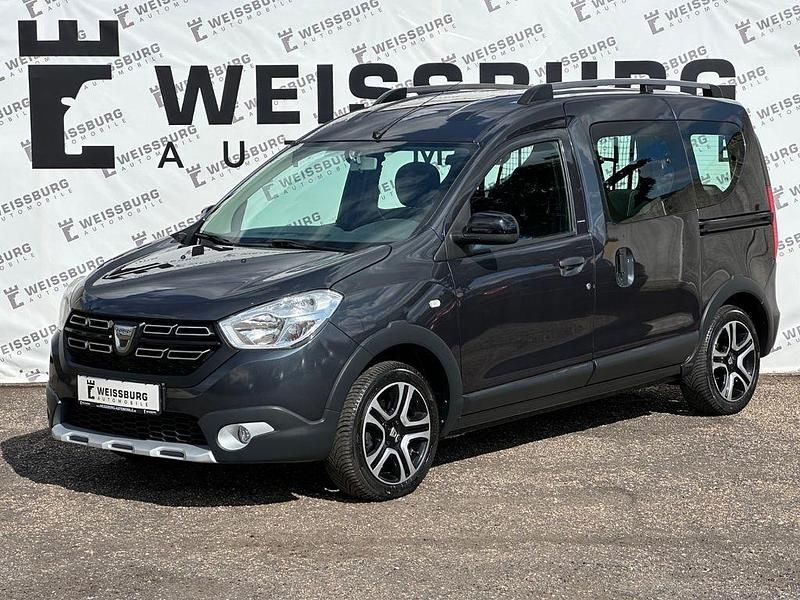 Grau Gebraucht 2018 Dacia Dokker Celebration Van | 11.980 € (Guter Preis) - Bild 1/4
