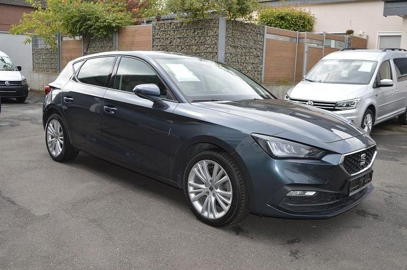 Magnetic graumet Gebraucht 2021 Seat Leon Style Limousine | 12.590 € (Fairer Preis) - Bild 1/4