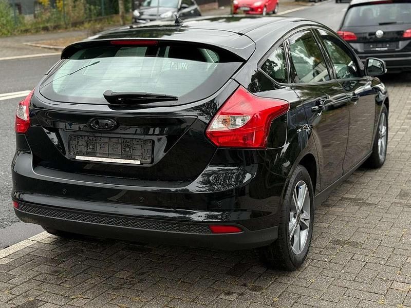 Gebraucht Ford Focus SYNC Edition 125 PS (91 kW) 2014 Pantherschwarz metallic Kleinwagen