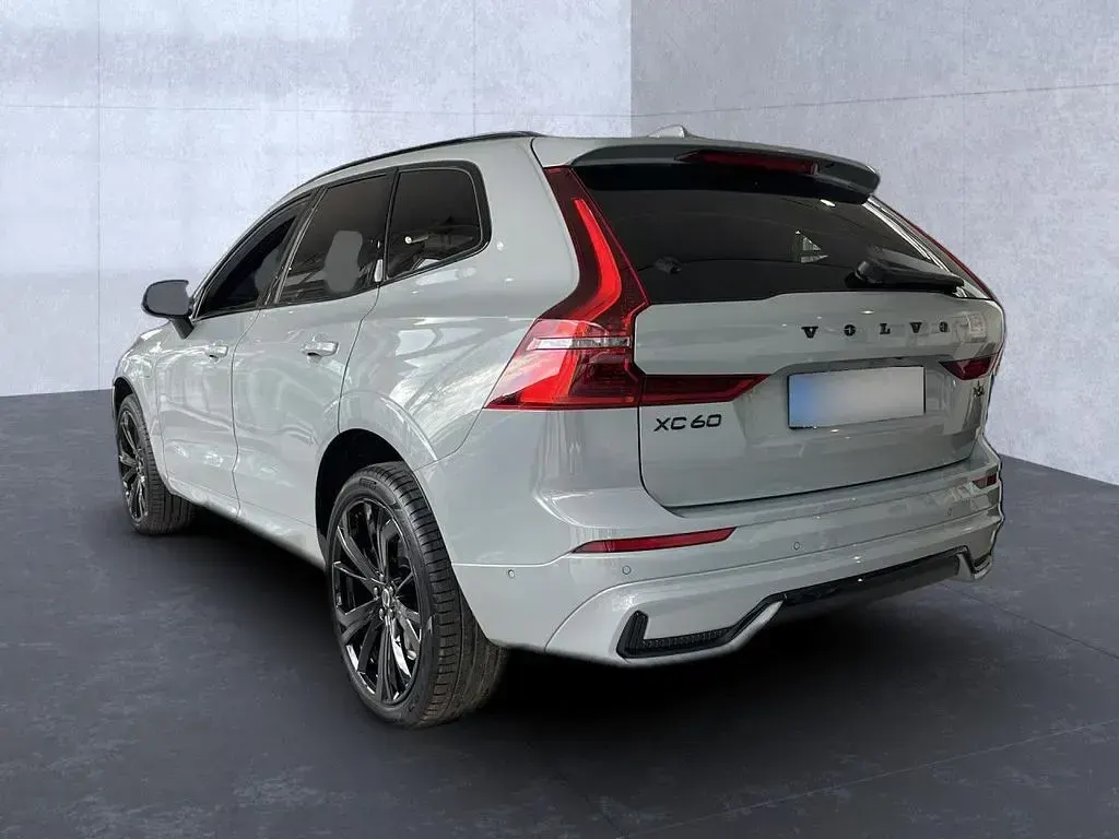 Gebraucht Volvo XC60 Plus 253 PS (186 kW) 2026 Grau SUV