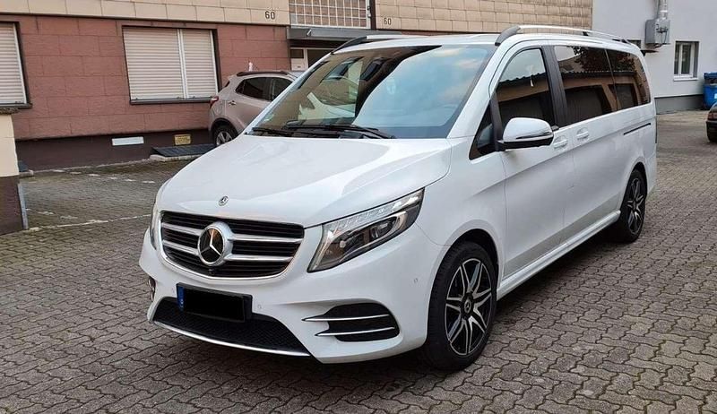Weiß Gebraucht 2018 Mercedes V250 Avantgarde Edition Van / Kleinbus | 31.999 € - Bild 1/4