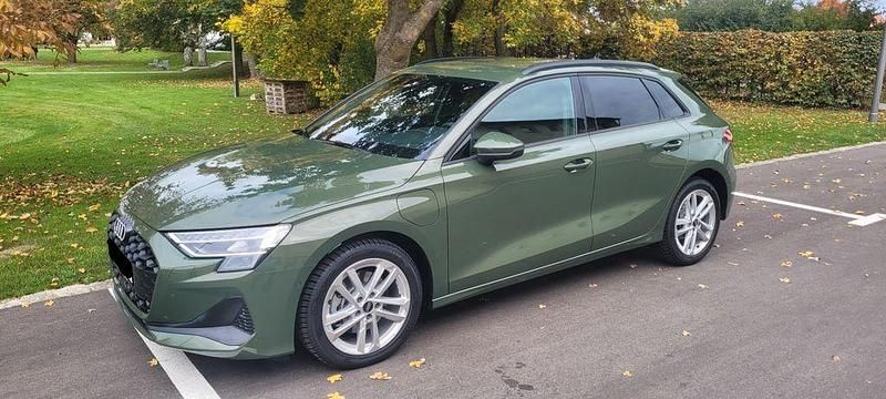 Gebraucht Audi A3 Ambiente 204 PS (150 kW) 2025 Grün Limousine