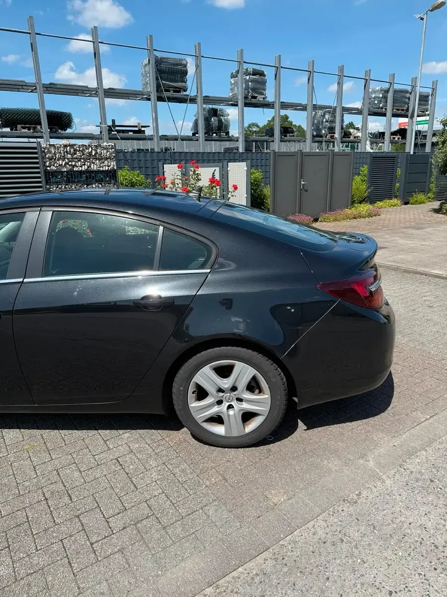 Gebraucht Opel Insignia 120 PS (88 kW) 2014 Schwarz Limousine