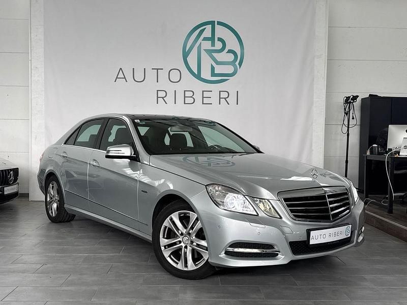 Silber Gebraucht 2011 Mercedes E350 Avantgarde Limousine | 12.999 € (Fairer Preis) - Bild 1/4