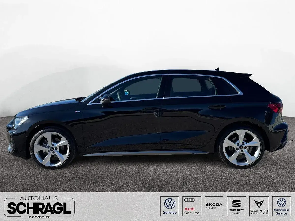 Begagnad Audi A3 S-Line 150 HK (110 kW) 2025 Svart Sedan