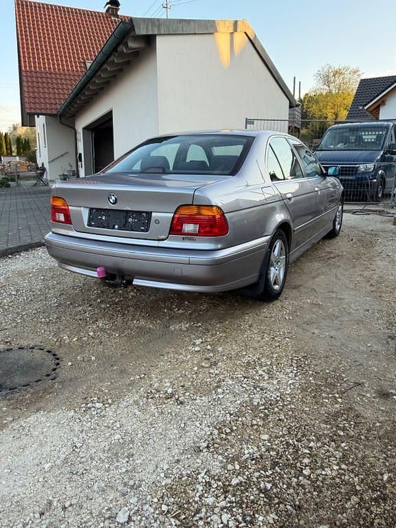Usata BMW 520 170 CV (125 kW) 2001 Argento Berlina