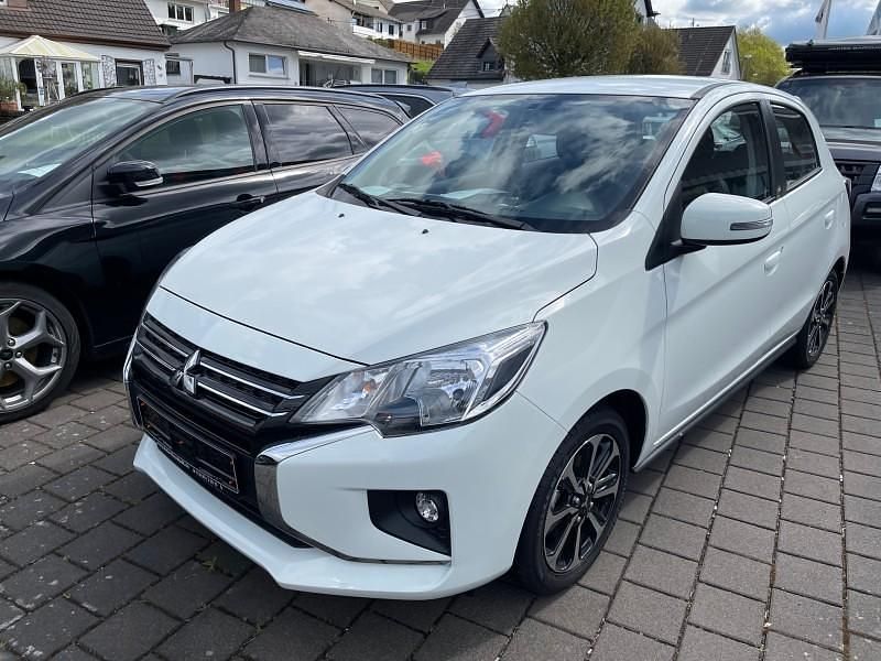 Gebraucht Mitsubishi Space Star 80 PS (58 kW) 2021 Weiß Kleinwagen